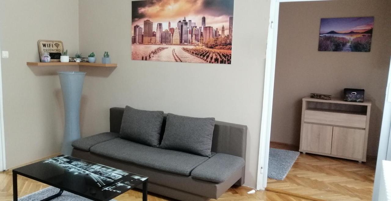 Startpont Apartman Печ Екстер'єр фото