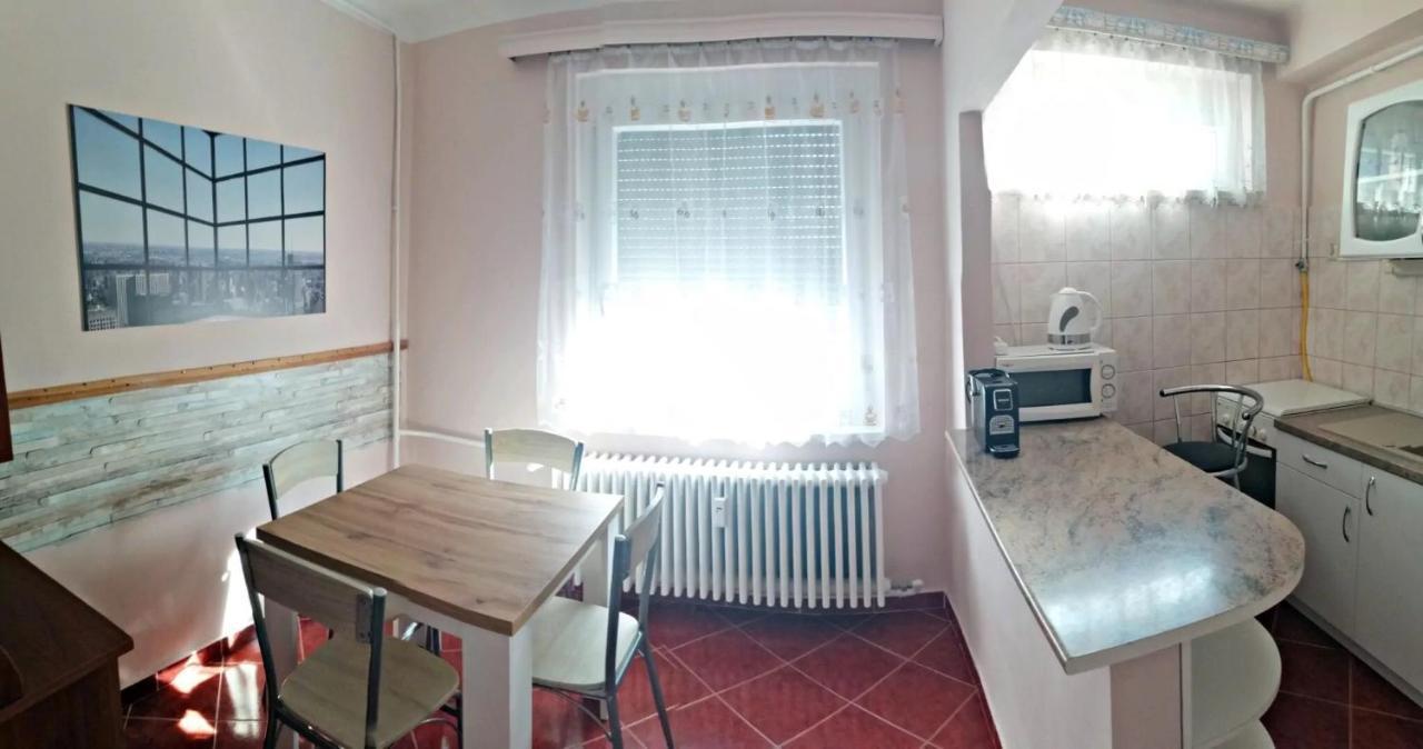 Startpont Apartman Печ Екстер'єр фото